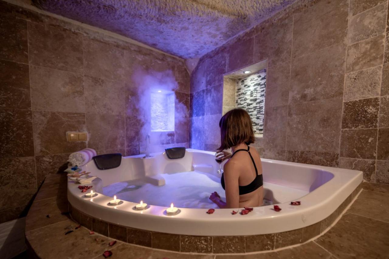 Sinasos Palace Cave Hotel อูร์กุบ ภายนอก รูปภาพ
