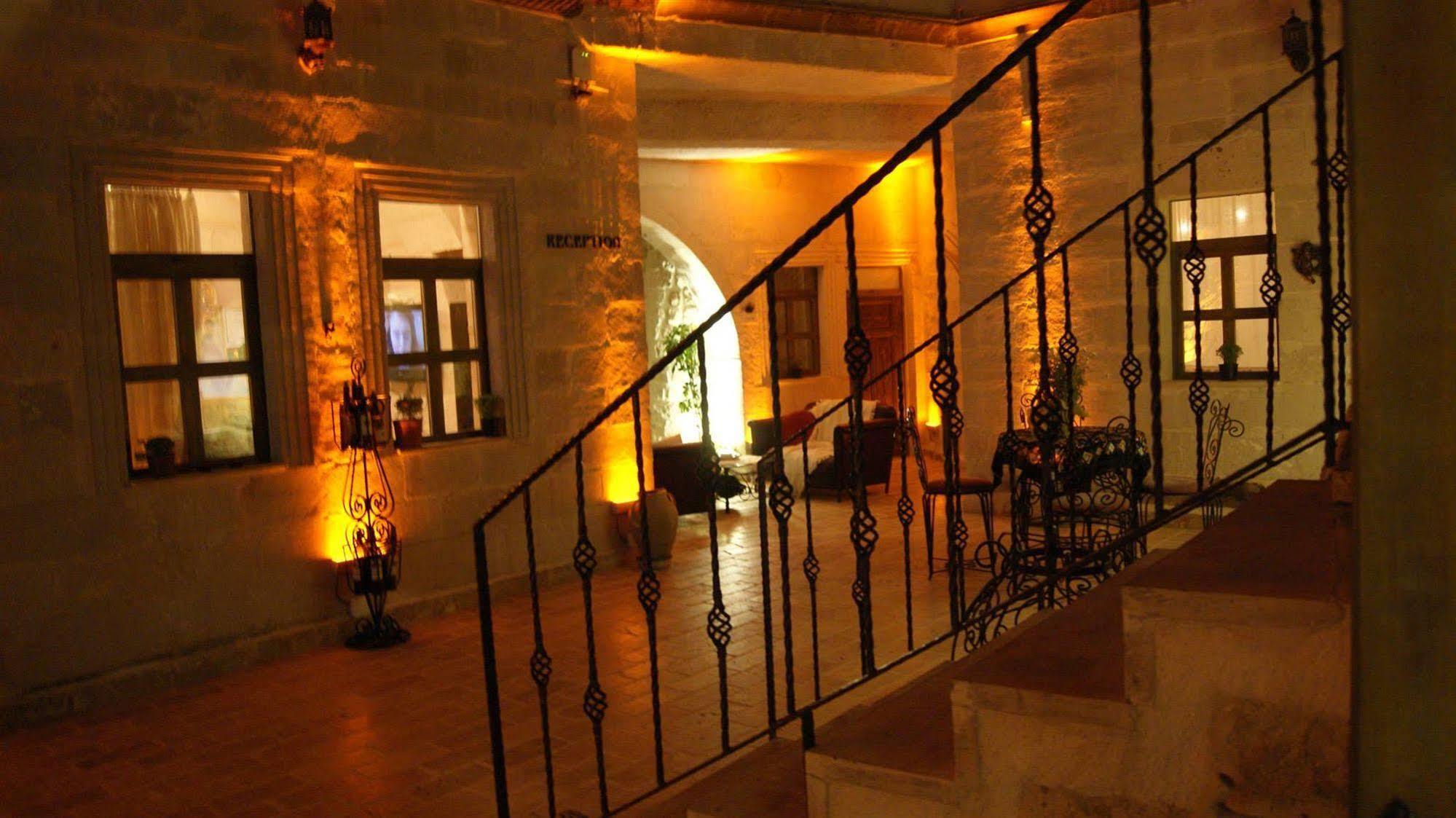 Sinasos Palace Cave Hotel อูร์กุบ ภายนอก รูปภาพ